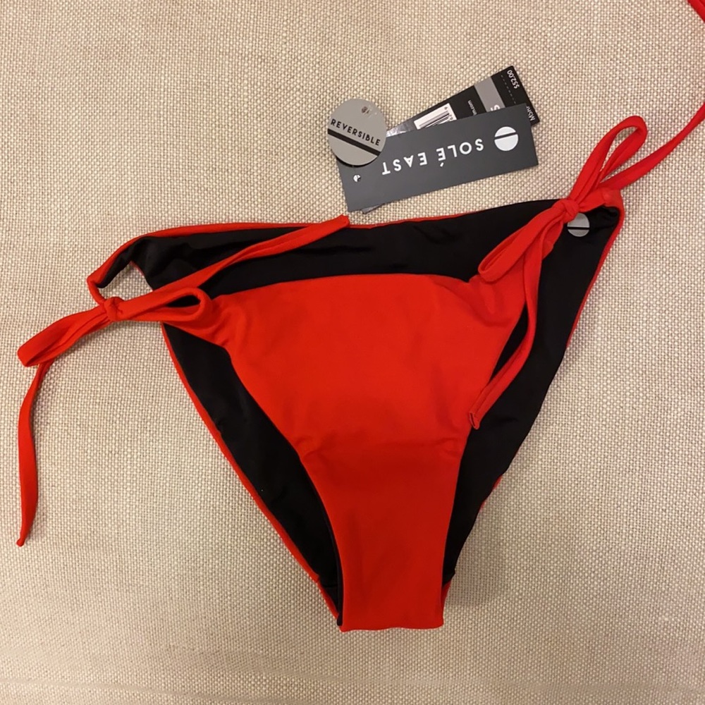 Red/black reversible triangle bikini - Picture 3 of 6